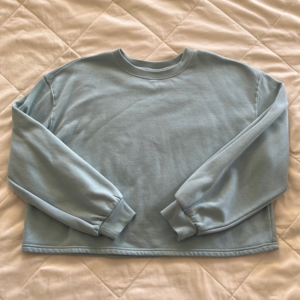 Women’s Light Blue Cropped Sweater Size L